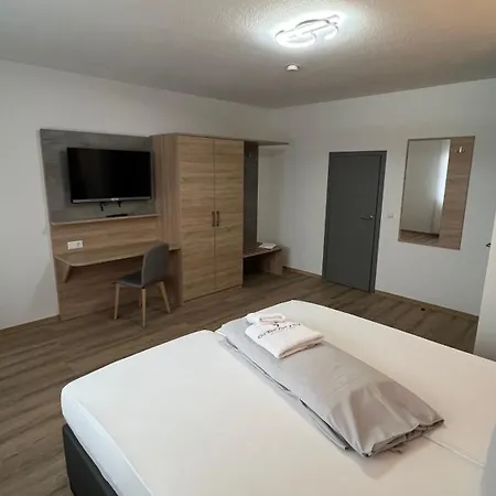 & Restaurant Am Kirschberg 3* Alten Buseck