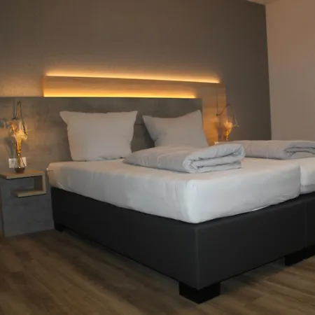 Hotel & Restaurant Am Kirschberg 3*